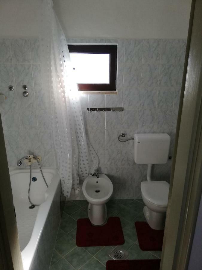 Appartamento Family Apartman Luka Rovigno Esterno foto