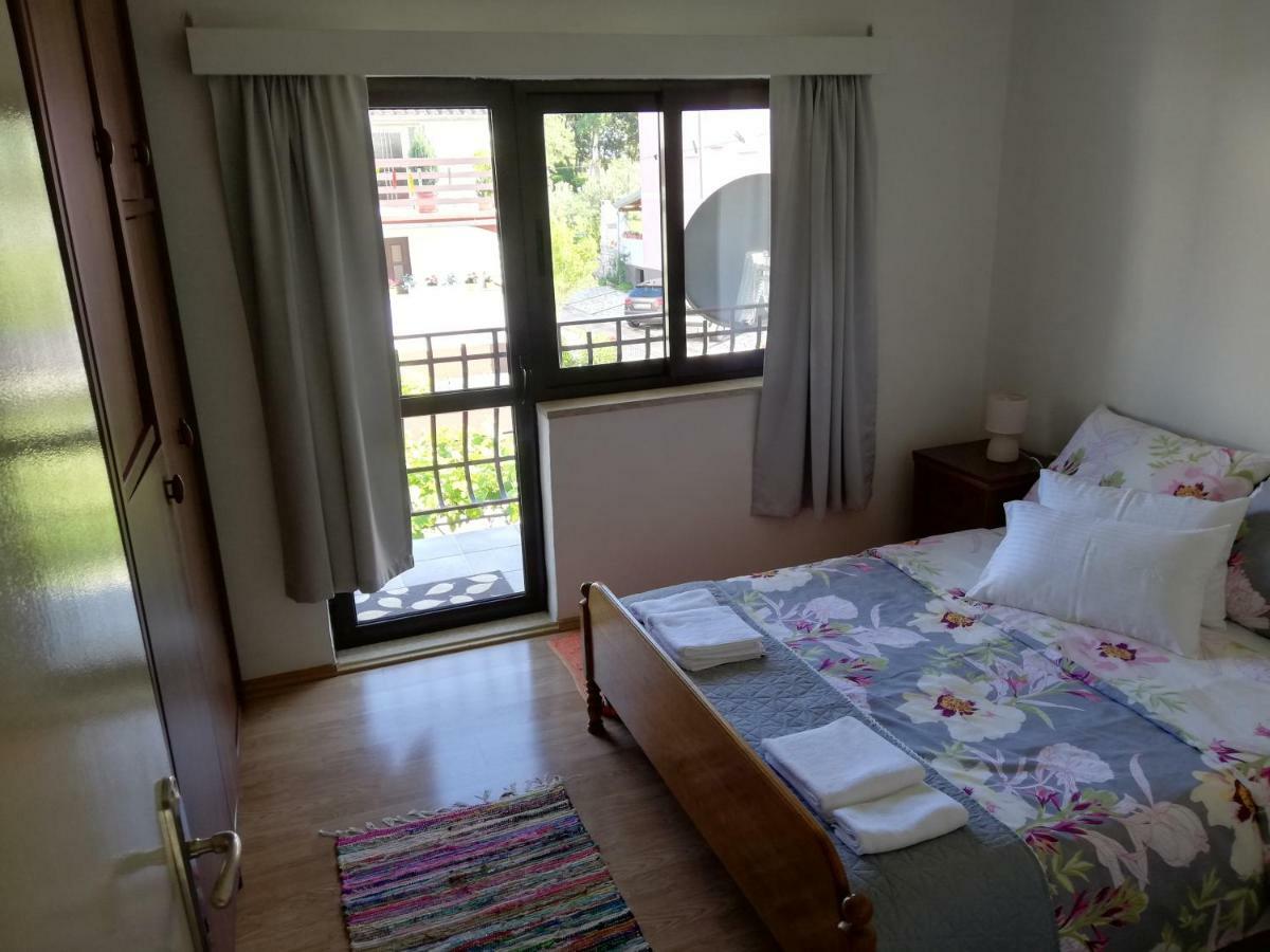 Appartamento Family Apartman Luka Rovigno Esterno foto