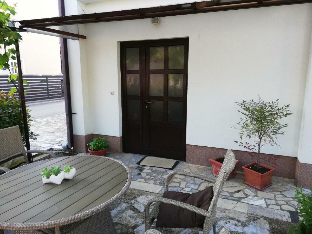 Appartamento Family Apartman Luka Rovigno Esterno foto